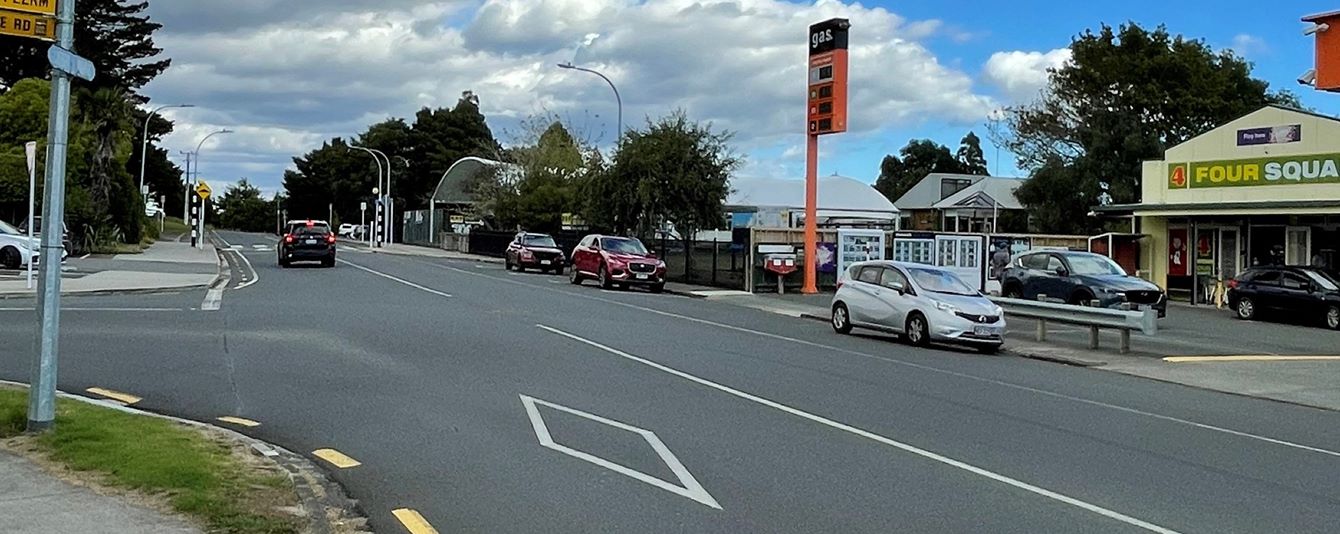 road Road outside Waiau Pa Hall
